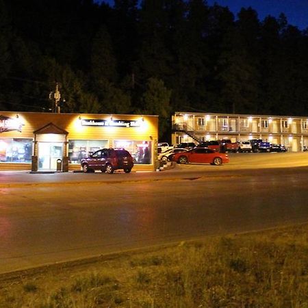 Deadwood Station Bunkhouse And Gambling Hall Motel Bagian luar foto